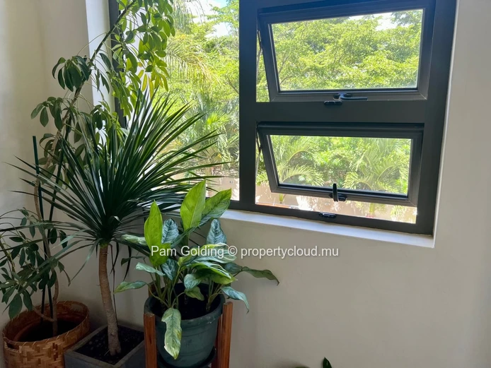 New apartment in a new complex in Flic en Flac