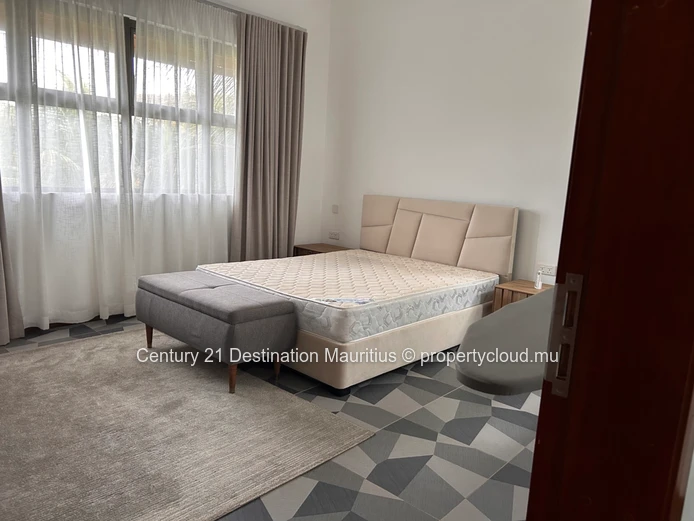 Villa  premium  de 4 chambres en duplex , avec piscine , jardin tropical et prestation de luxe  