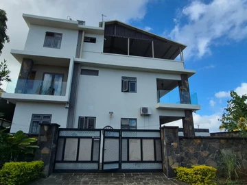 5 Bedroom Villa
