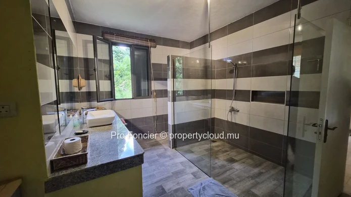Maison à vendre à Rodrigues - Vue dégagée et vaste jardin