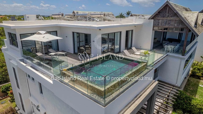 4 Bedroom Penthouse with Panoramic Sea View