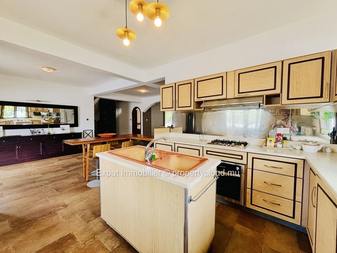4-Bedroom Family Villa In A Secure Residence – Balaclava