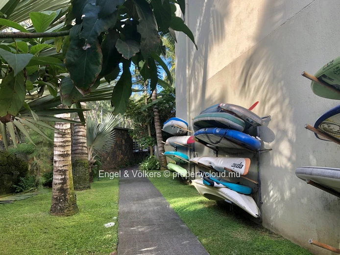 Bain Boeuf Penthouse Apartment to Rent Across from the Beach