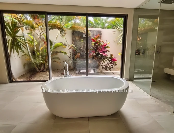 Anahita : Villa Luxueuse De Cinq Chambres Avec Salles De Bain Privatives Sur Un Parcours De Golf — Votre Style De Vie...