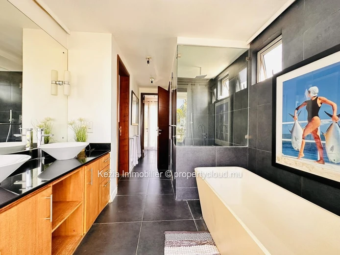 Exceptional Villa With Direct Beach Access