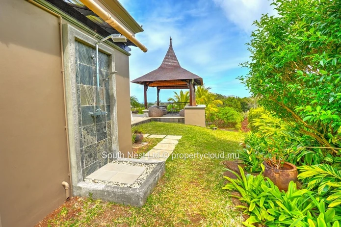 A unique villa where modernity meets tropical charm.