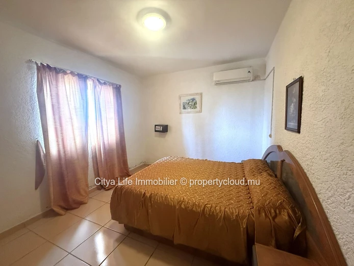 Charming Furnished Apartment with Sea Views in Flic en Flac