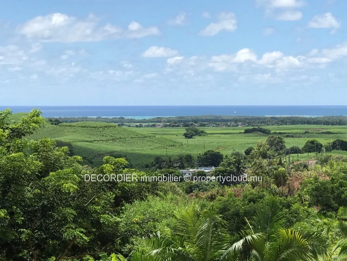Agricultural land with sea and mountain views (Sole Mandate)