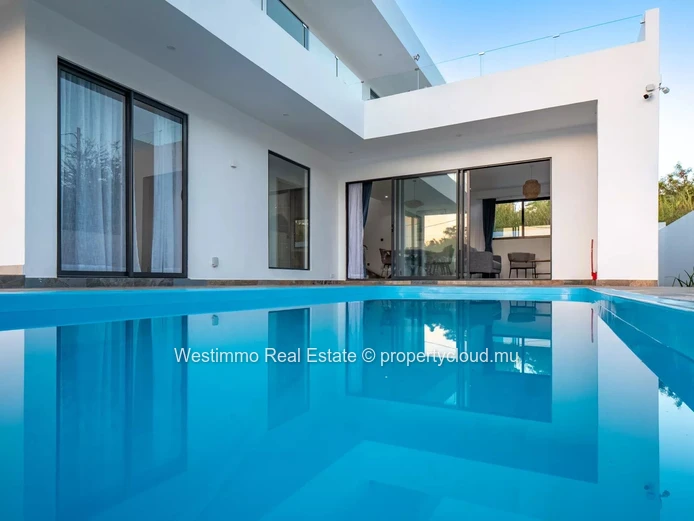 LA GAULETTE - New and modern 3-bedroom villa with swimming pool