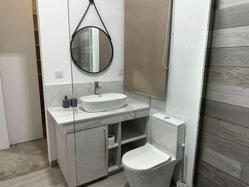 5 Bedroom Apartment