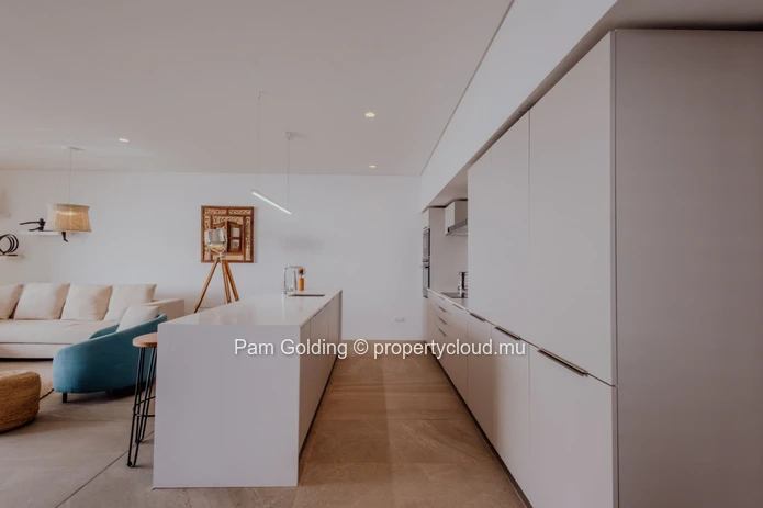 Vivez l'expérience d'être propriétaire de votre propre maison avec vue sur la mer. (Mandat exclusif)
