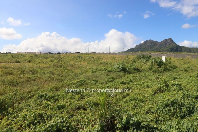 Exceptional residential plot with sea and mountain views. 