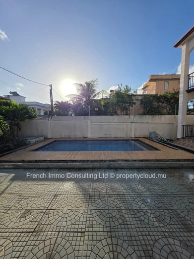 Villa 4 chambres plus jardin et piscine a pereybere