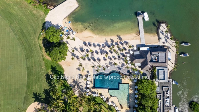 Anahita - Villa d'exception pieds dans l'eau, sur le golf