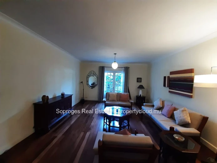 Charming House in Quatre Bornes