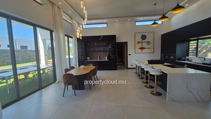 4 Bedroom Villa Located In Grand Baie - Accessible To Foreigners