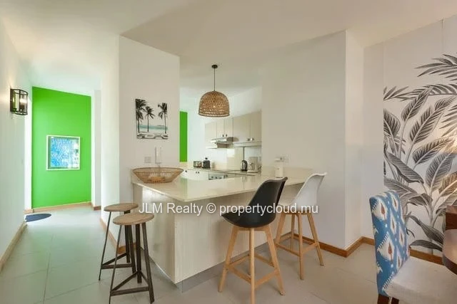 À vendre : Triplex de 3 chambres avec piscine commune à Pereybere, Île Maurice