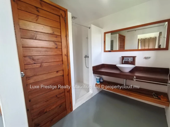 Luxury 4-Bedroom Villa with Coin de Mire Views in Domaine de Belle Vue | Spacious Family Home Near Northfields Intern...