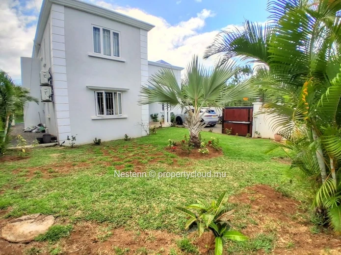 Magnificent Villa In Calodyne – A Rare Living Environment In Mauritius