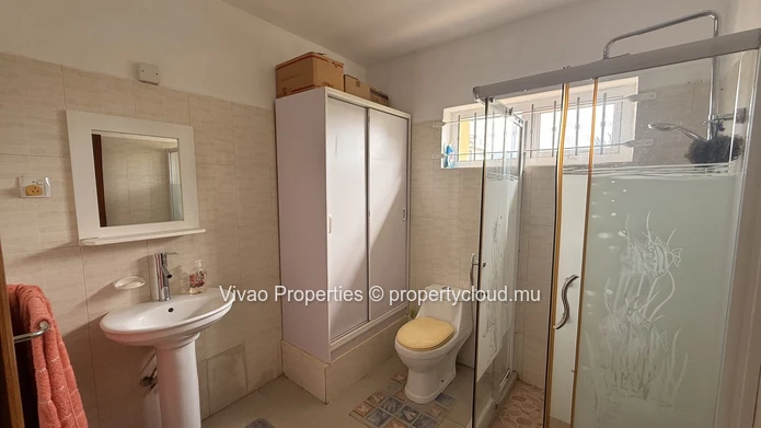 Duplex meublé de 4 chambres à louer à Pereybère avec piscine - 60 000 Rs par mois