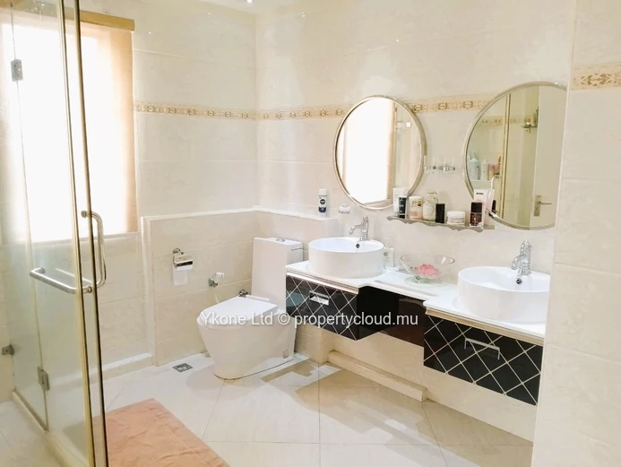 Villa For Sale In Rose Hill