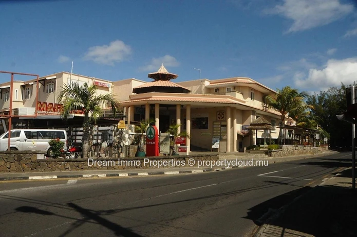 Stunning new furnished penthouse with private pool, just a stone's throw from Flic en Flac beach – Mauritius
