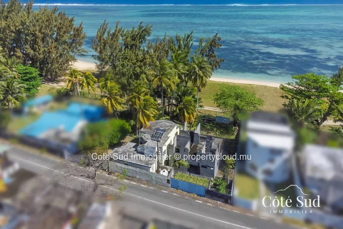 À VENDRE – 2 Bungalows pieds dans l'eau à Surinam