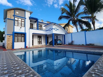 4 Bedroom Villa