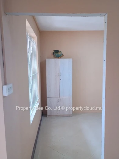 1st Floor Apartment: HillCrest Avenue / Corner of Avenue Des Dodos