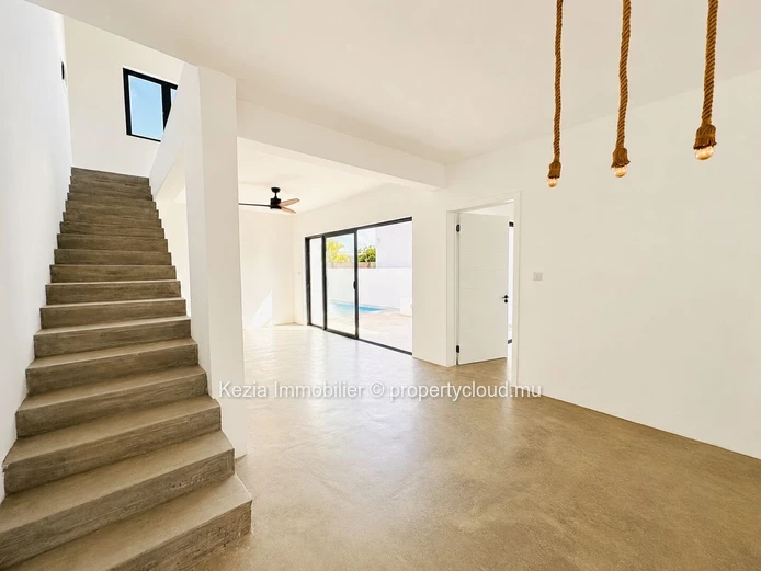 New Contemporary Villa With Swimming Pool