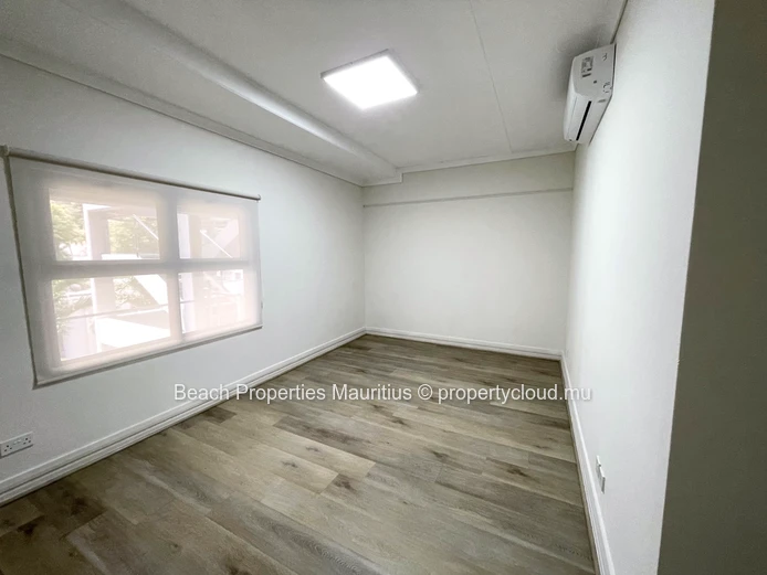 177 m² Office Suite for Rent in Prime West Coast Location