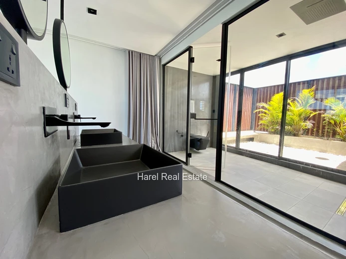 **Luxury Beachfront Penthouse for Sale **  
