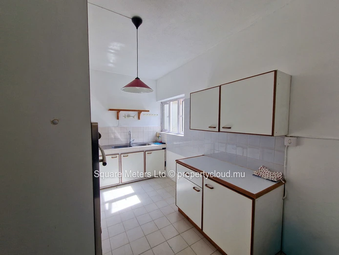 Live in the Heart of Curepipe – 3-Bedroom Apartment with Lift & Covered Garage (Sole Mandate)