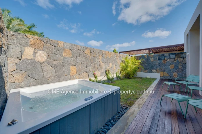 BEL OMBRE - Luxury villa in the heart of a 2500 hectare estate - 3 bedrooms