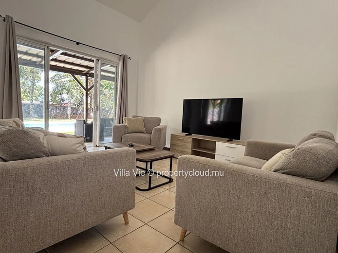 Roches Noires - 3-bedroom family home with swimming pool
