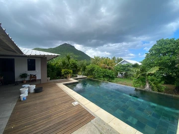 8 Bedroom Villa