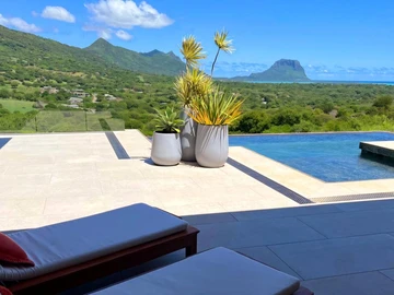 5 Bedroom Villa