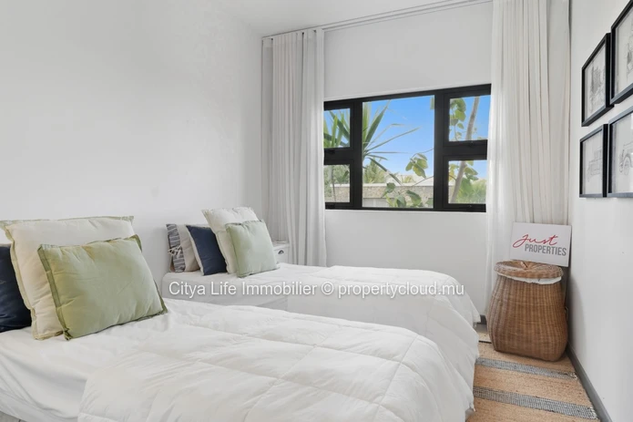 Stunning Apartment with Sea View and Pool Access in St Antoine - PDS - Rs 25M