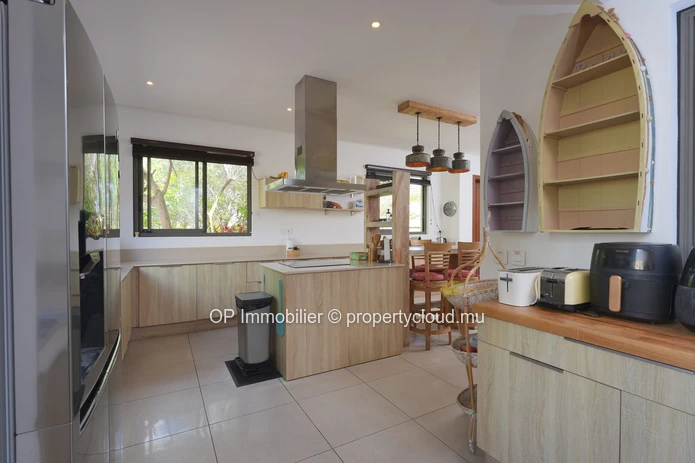 Villa PDS de 331 m² avec piscine privée à vendre à Mont Mascal