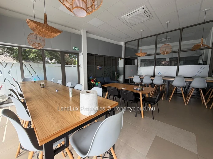 Commercial space for rent in Quatre-Bornes