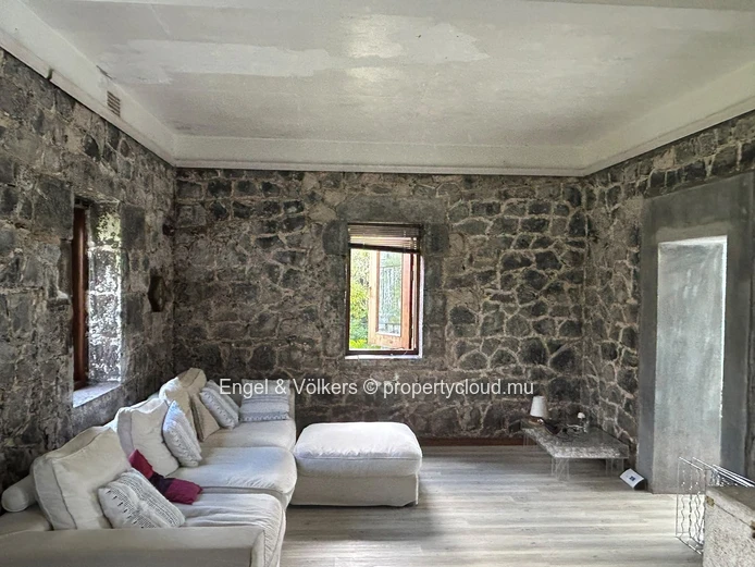 Charming Family Home for Sale in Curepipe – Reserved for Mauritian Citizens