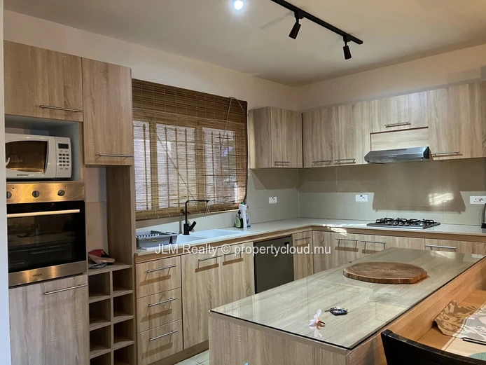 For rent: 3-bedroom duplex in Grand Baie, Mauritius