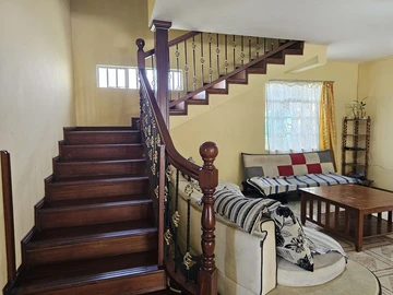 6 Bedroom House