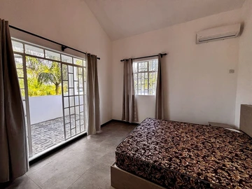 5 Bedroom Villa