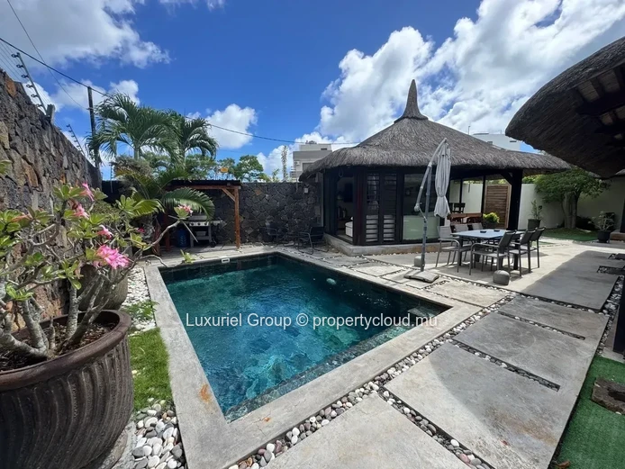 Balinese-Style Charming Villa – Private Pool and Tropical Setting