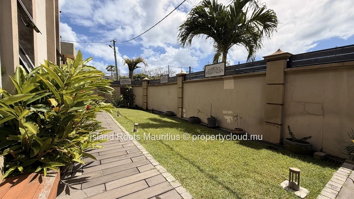 Grande maison de 4 chambres non loin de Mont Choisy Le Golf.