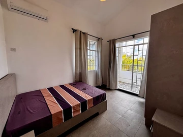 5 Bedroom Villa