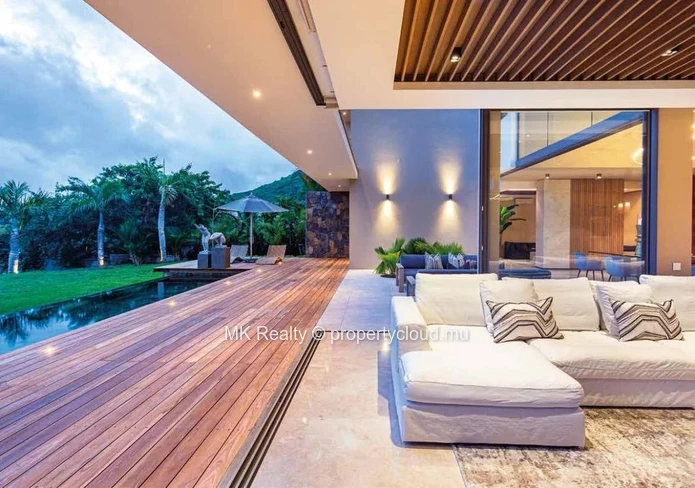 Villa For Sale In Black River