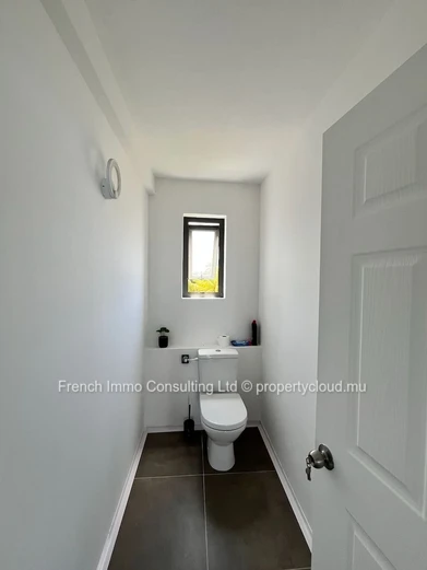 Penthouse de 3 chambres avec roof top privatif, accessible aux etrangers a Bain Boeuf