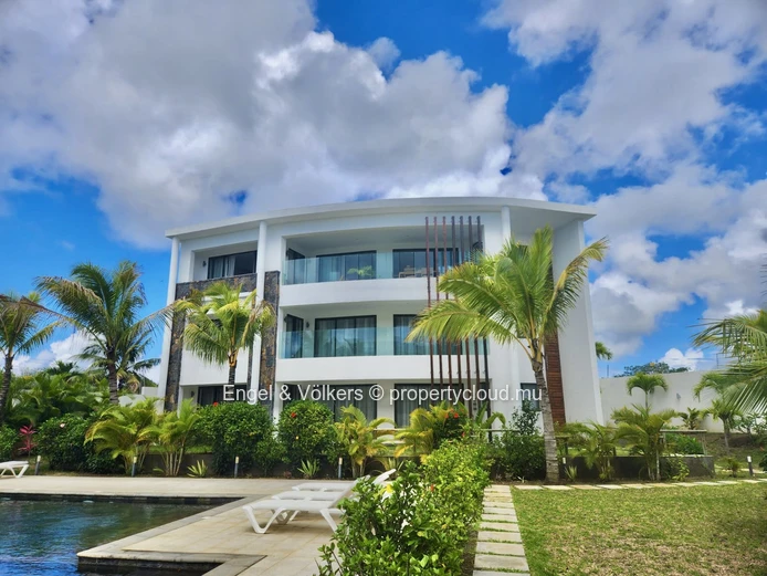 Elegant Top-Floor Luxury Apartment in the Heart of Grand Baie